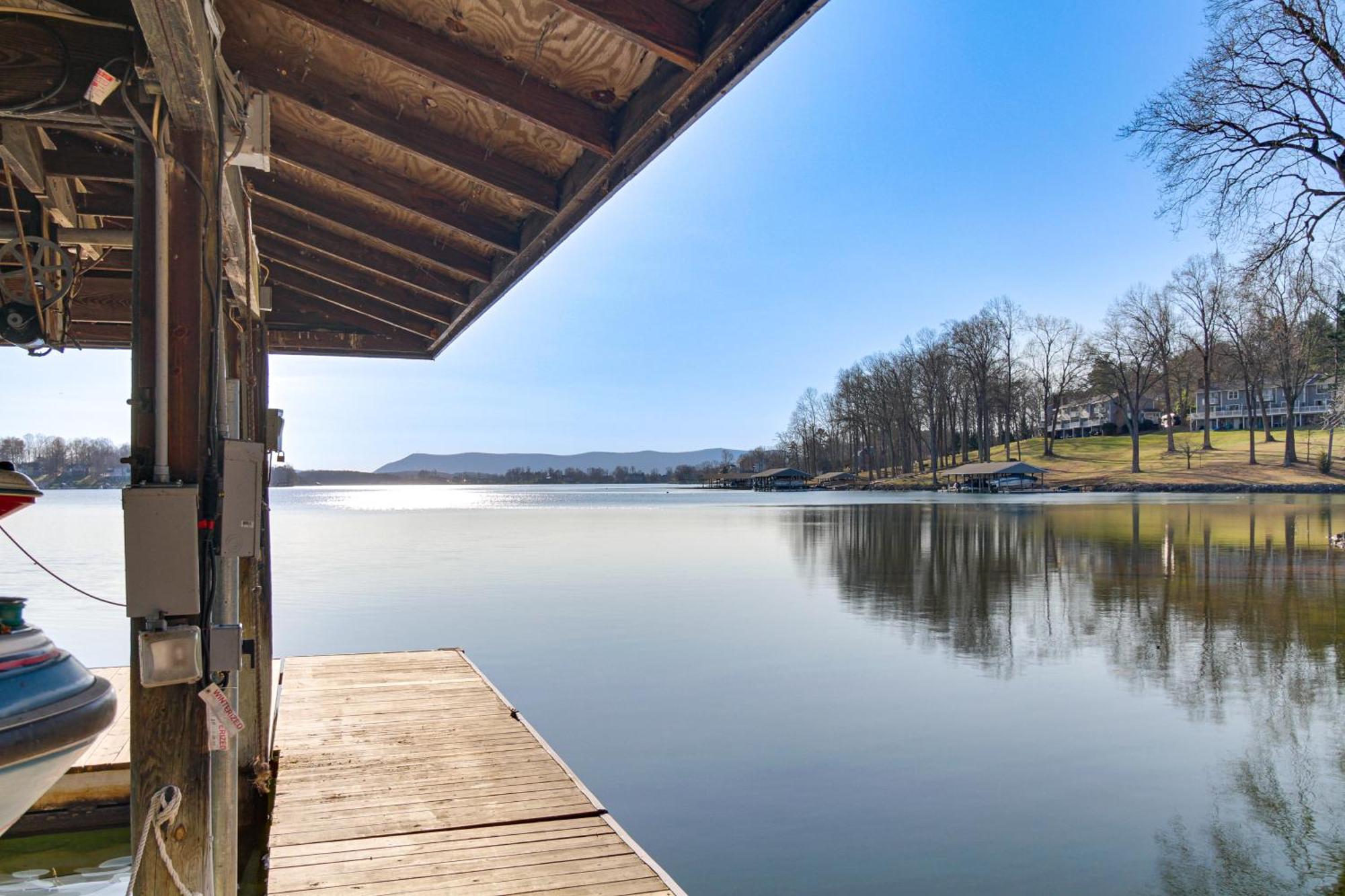Lakefront Moneta Home With Community Boat Dock! Exterior foto